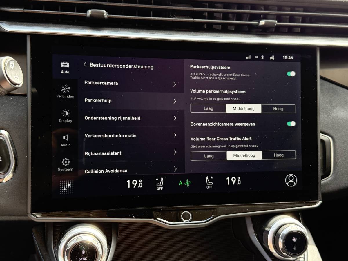 Lynk & Co 01 Lynk & Co 01 1.5 Hybrid | Trekhaak | LED | 360 camera | Keyless | Adapt. Cruise | Apple Carplay | Pano