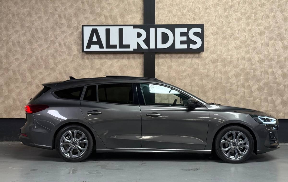 Ford Focus Ford Focus Wagon 1.0 EcoBoost Hybrid ST-Line | Led | Stoelverwarming | Carplay | Stuurverwarming | Parkeersensoren| Trekhaak