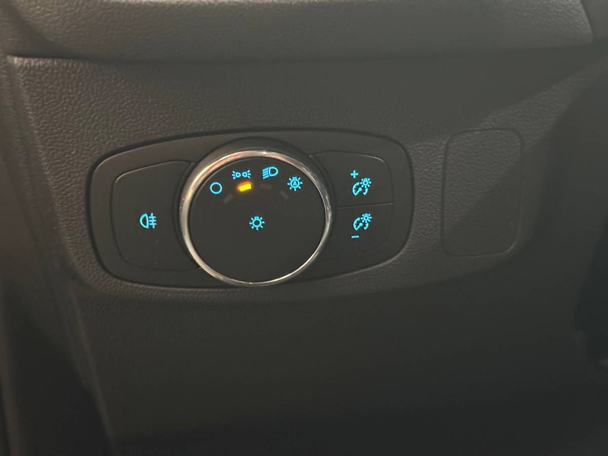Ford Focus Ford Focus Wagon 1.0 EcoBoost Hybrid ST-Line | Led | Stoelverwarming | Carplay | Stuurverwarming | Parkeersensoren| Trekhaak