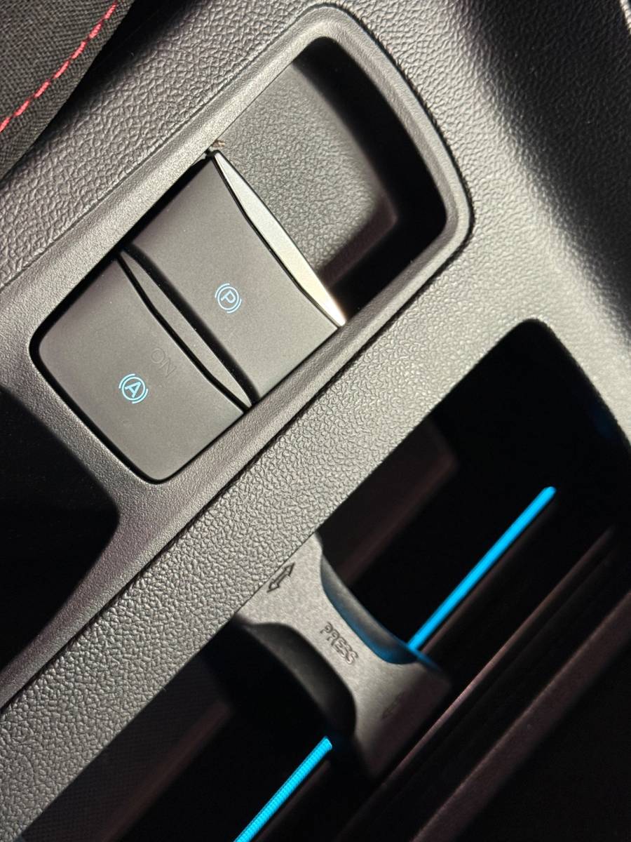 Ford Focus Ford Focus Wagon 1.0 EcoBoost Hybrid ST-Line | Led | Stoelverwarming | Carplay | Stuurverwarming | Parkeersensoren| Trekhaak