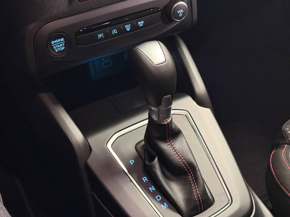 Ford Focus Ford Focus Wagon 1.0 EcoBoost Hybrid ST-Line | Led | Stoelverwarming | Carplay | Stuurverwarming | Parkeersensoren| Trekhaak