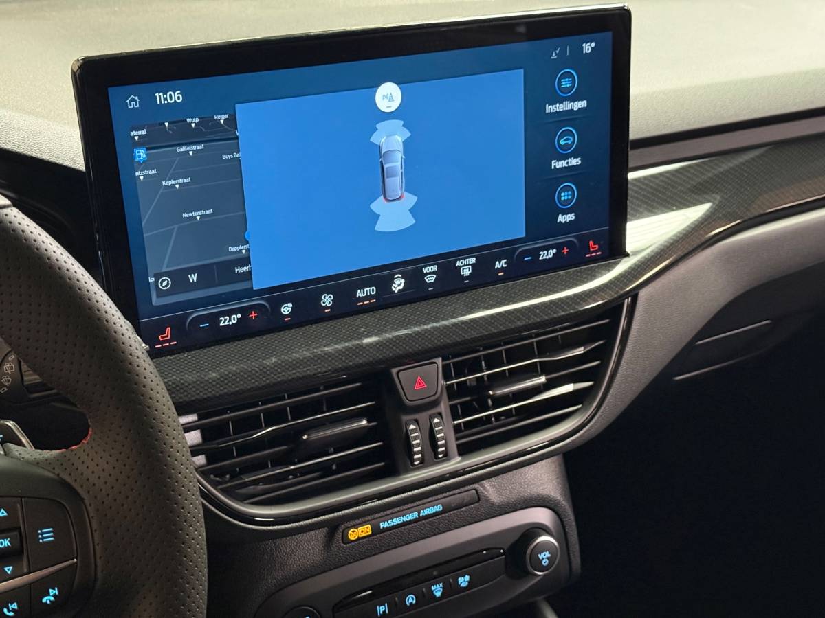 Ford Focus Ford Focus Wagon 1.0 EcoBoost Hybrid ST-Line | Led | Stoelverwarming | Carplay | Stuurverwarming | Parkeersensoren| Trekhaak