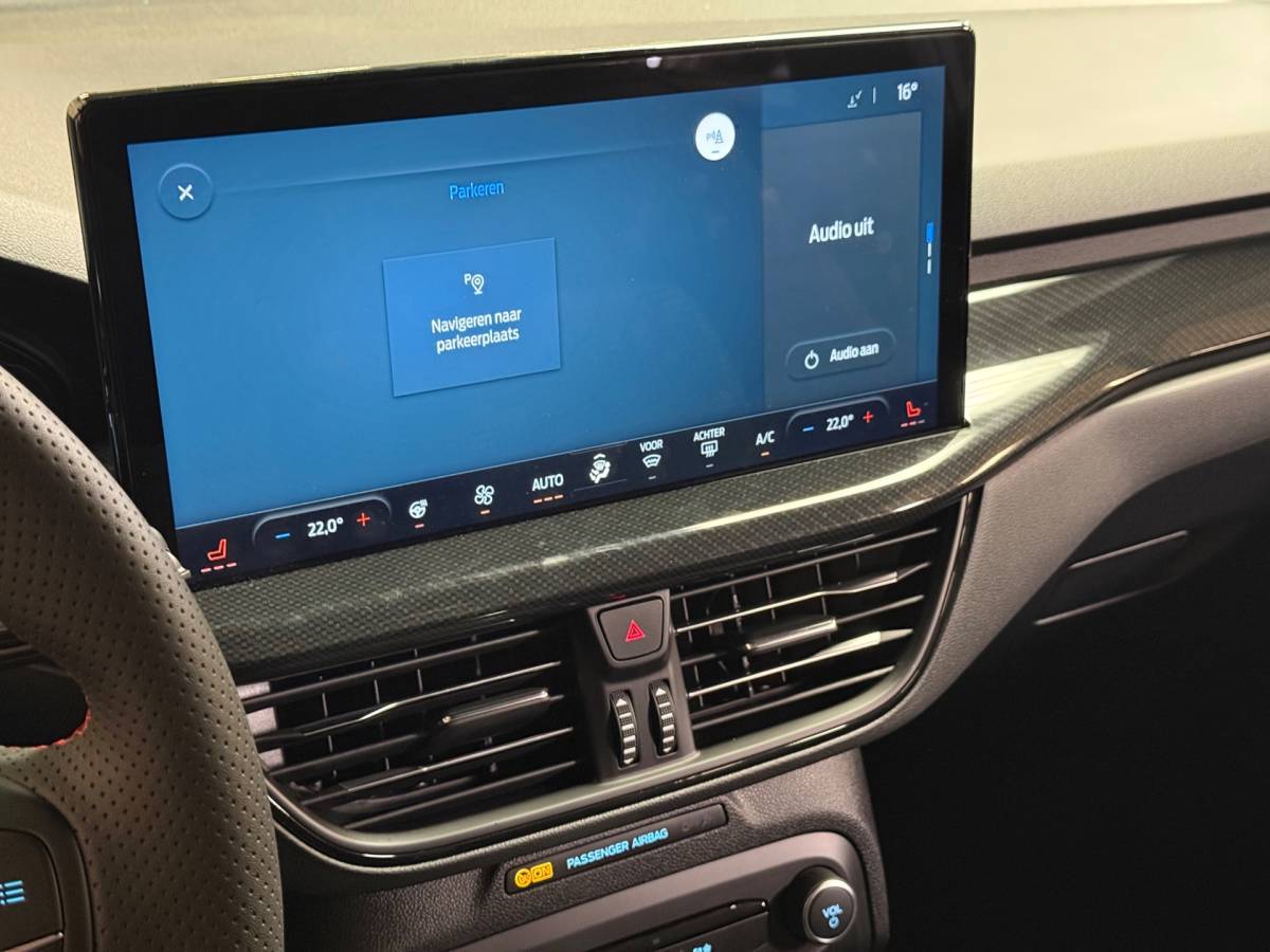Ford Focus Ford Focus Wagon 1.0 EcoBoost Hybrid ST-Line | Led | Stoelverwarming | Carplay | Stuurverwarming | Parkeersensoren| Trekhaak