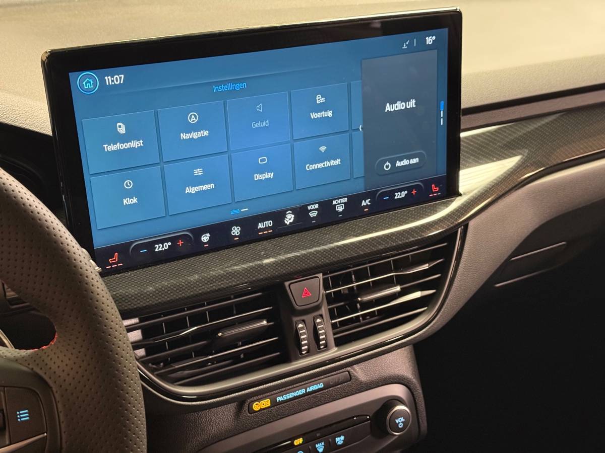 Ford Focus Ford Focus Wagon 1.0 EcoBoost Hybrid ST-Line | Led | Stoelverwarming | Carplay | Stuurverwarming | Parkeersensoren| Trekhaak