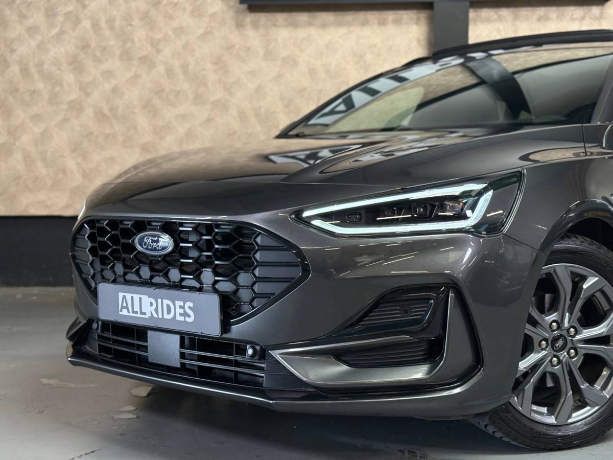 Ford Focus Ford Focus Wagon 1.0 EcoBoost Hybrid ST-Line | Led | Stoelverwarming | Carplay | Stuurverwarming | Parkeersensoren| Trekhaak