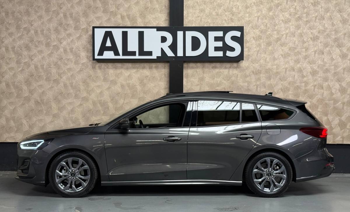 Ford Focus Ford Focus Wagon 1.0 EcoBoost Hybrid ST-Line | Led | Stoelverwarming | Carplay | Stuurverwarming | Parkeersensoren| Trekhaak