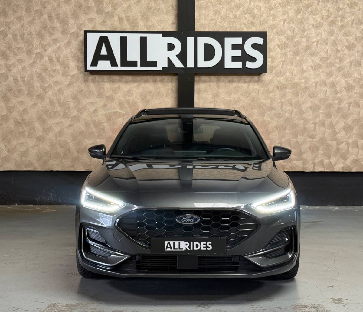 Ford Focus Ford Focus Wagon 1.0 EcoBoost Hybrid ST-Line | Led | Stoelverwarming | Carplay | Stuurverwarming | Parkeersensoren| Trekhaak