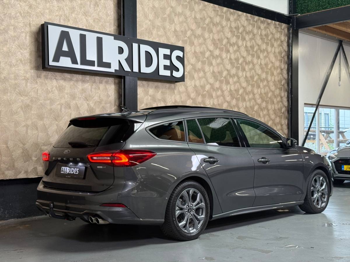 Ford Focus Ford Focus Wagon 1.0 EcoBoost Hybrid ST-Line | Led | Stoelverwarming | Carplay | Stuurverwarming | Parkeersensoren| Trekhaak