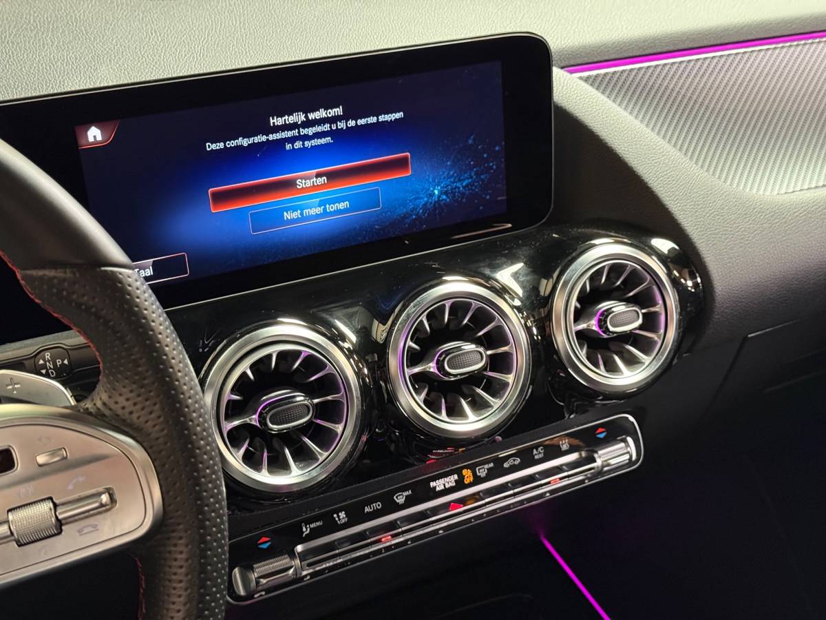 Mercedes-Benz GLA Mercedes-Benz GLA-klasse GLA 250 e AMG Line | Pano | HUD | Sfeerverlichting | Camera | Memory Seats