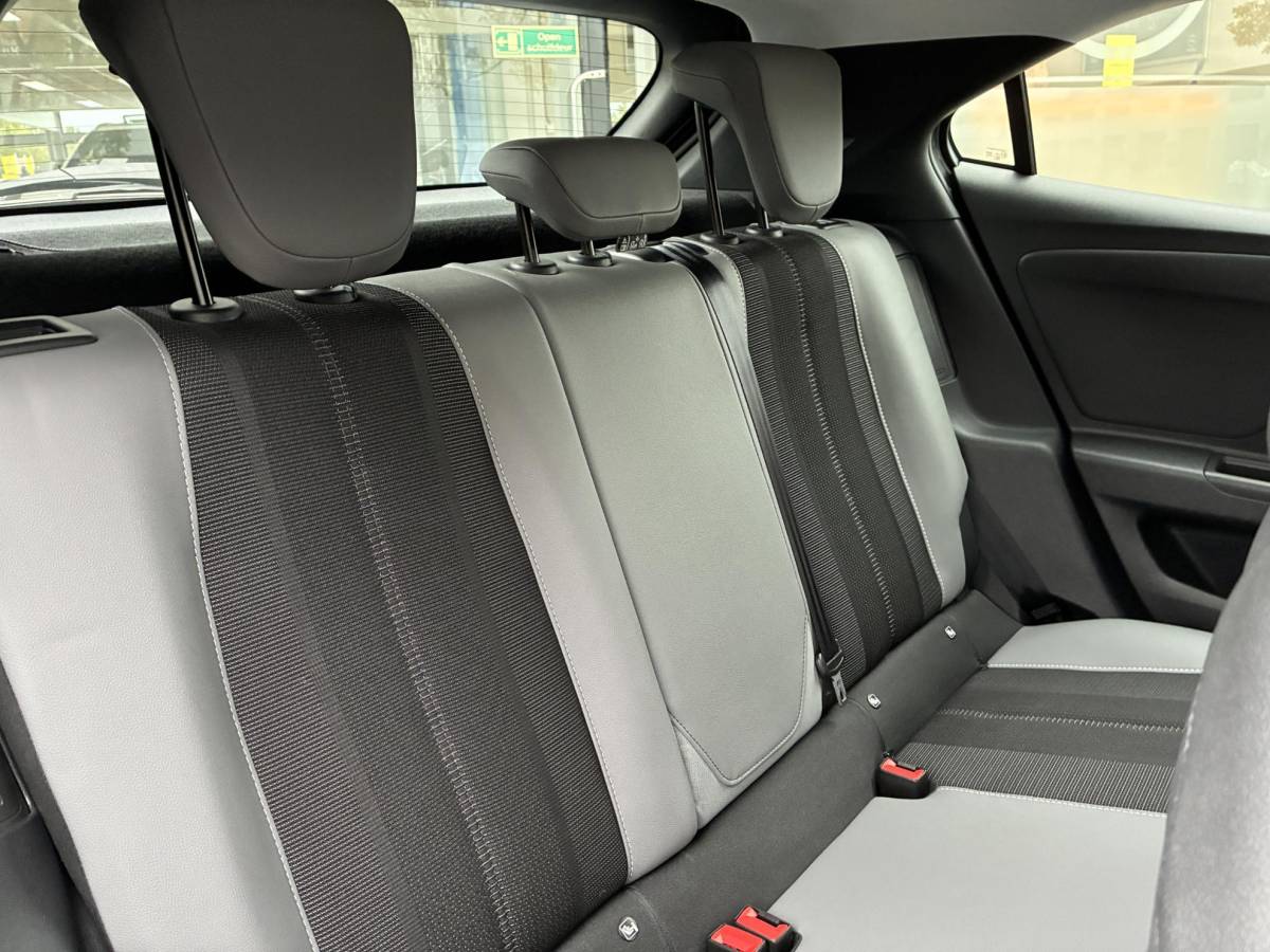 Opel Mokka Opel Mokka 1.2 Turbo 130Pk Automaat 8-traps Elegance | Climate control | Navigatie | Stoel & Stuurverwarming | Camera | Elektrisch Pakket | LED Verlichting | LM-Velgen | Parkpilot