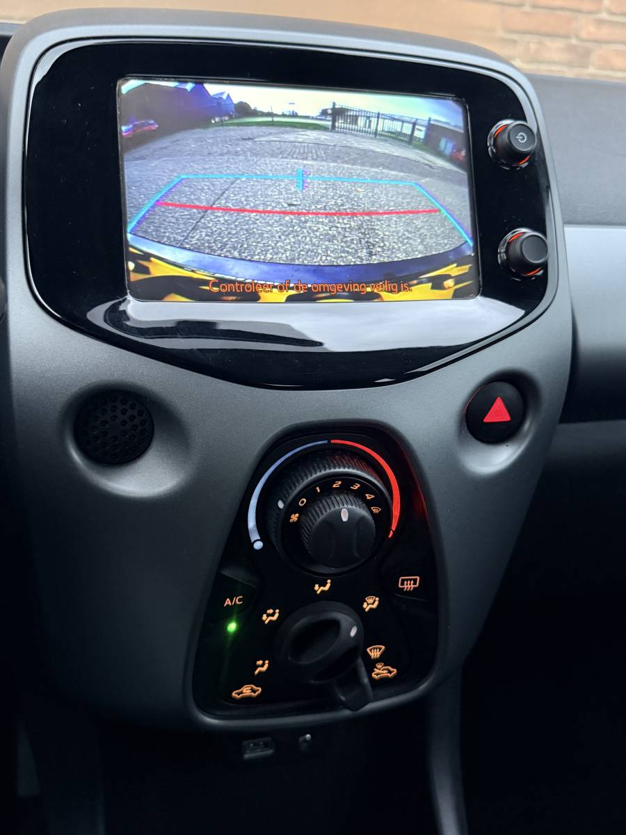 Toyota Aygo TOYOTA AYGO 1.0 VVT-i x-play·Carplay·Camera·Airco·Dealer ond.·Speedlimiter