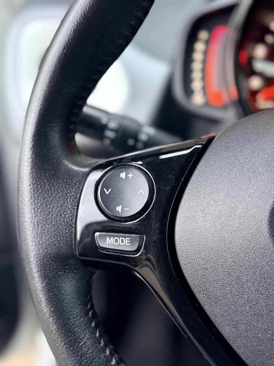 Toyota Aygo TOYOTA AYGO 1.0 VVT-i x-play·Carplay·Camera·Airco·Dealer ond.·Speedlimiter