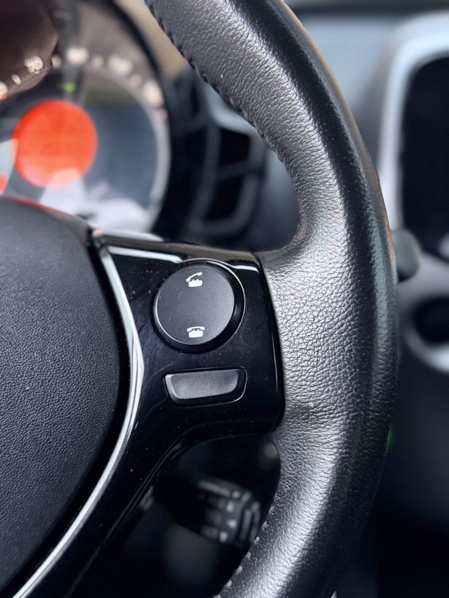 Toyota Aygo TOYOTA AYGO 1.0 VVT-i x-play·Carplay·Camera·Airco·Dealer ond.·Speedlimiter
