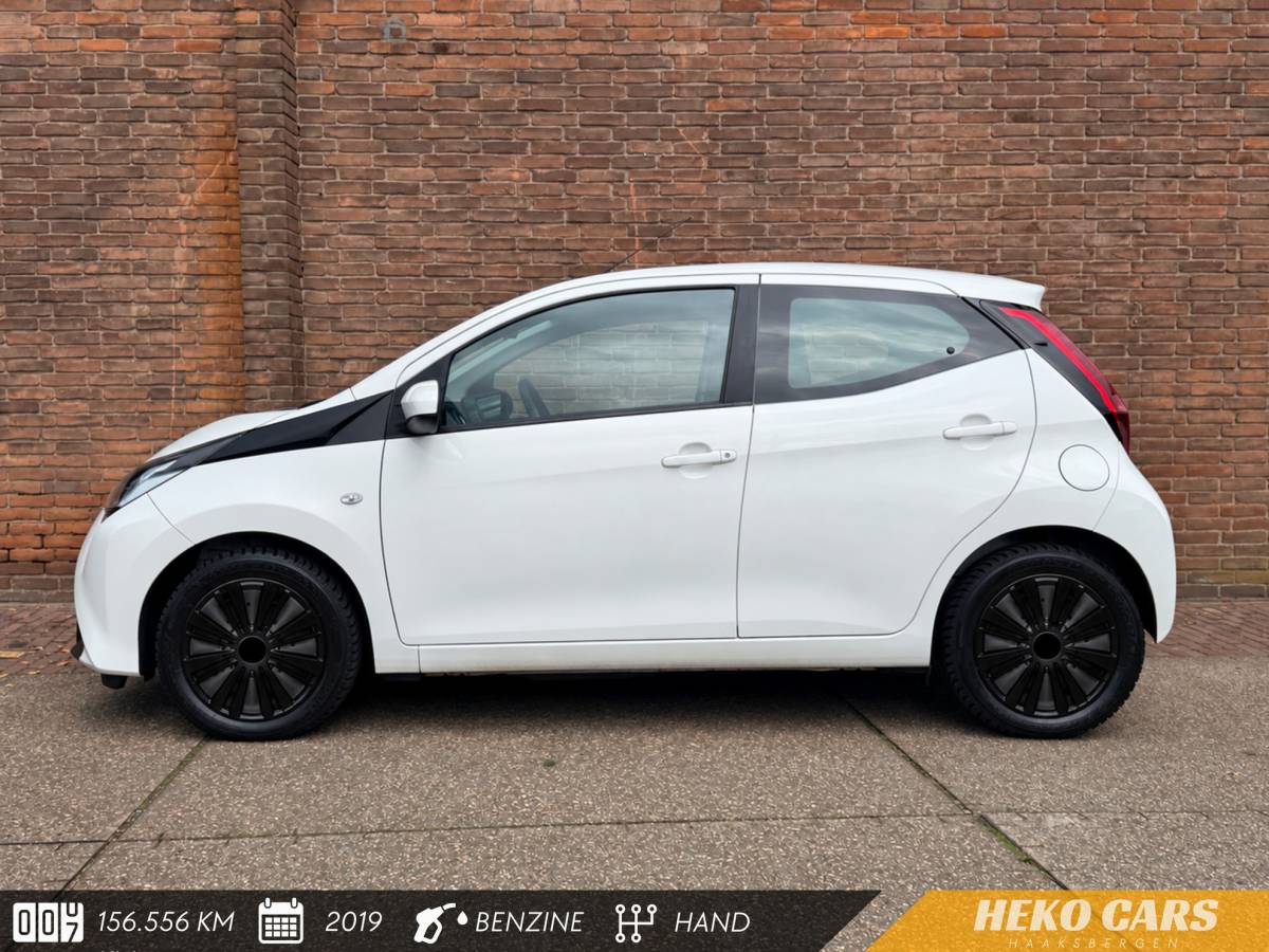 Toyota Aygo TOYOTA AYGO 1.0 VVT-i x-play·Carplay·Camera·Airco·Dealer ond.·Speedlimiter
