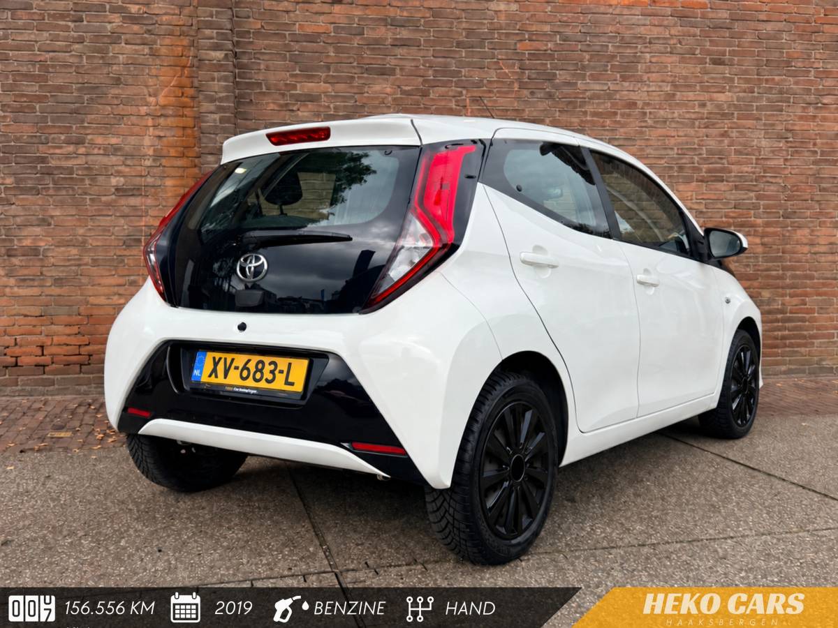 Toyota Aygo TOYOTA AYGO 1.0 VVT-i x-play·Carplay·Camera·Airco·Dealer ond.·Speedlimiter
