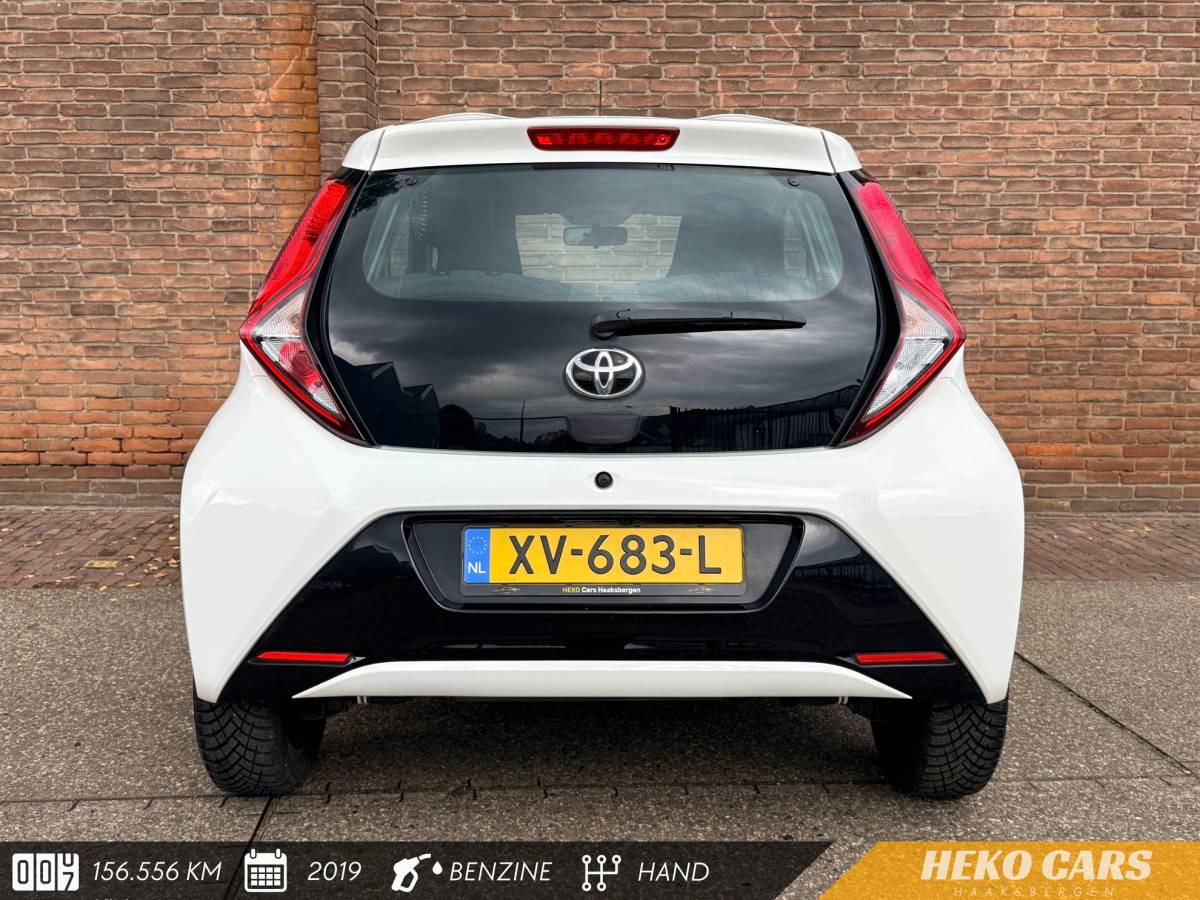 Toyota Aygo TOYOTA AYGO 1.0 VVT-i x-play·Carplay·Camera·Airco·Dealer ond.·Speedlimiter