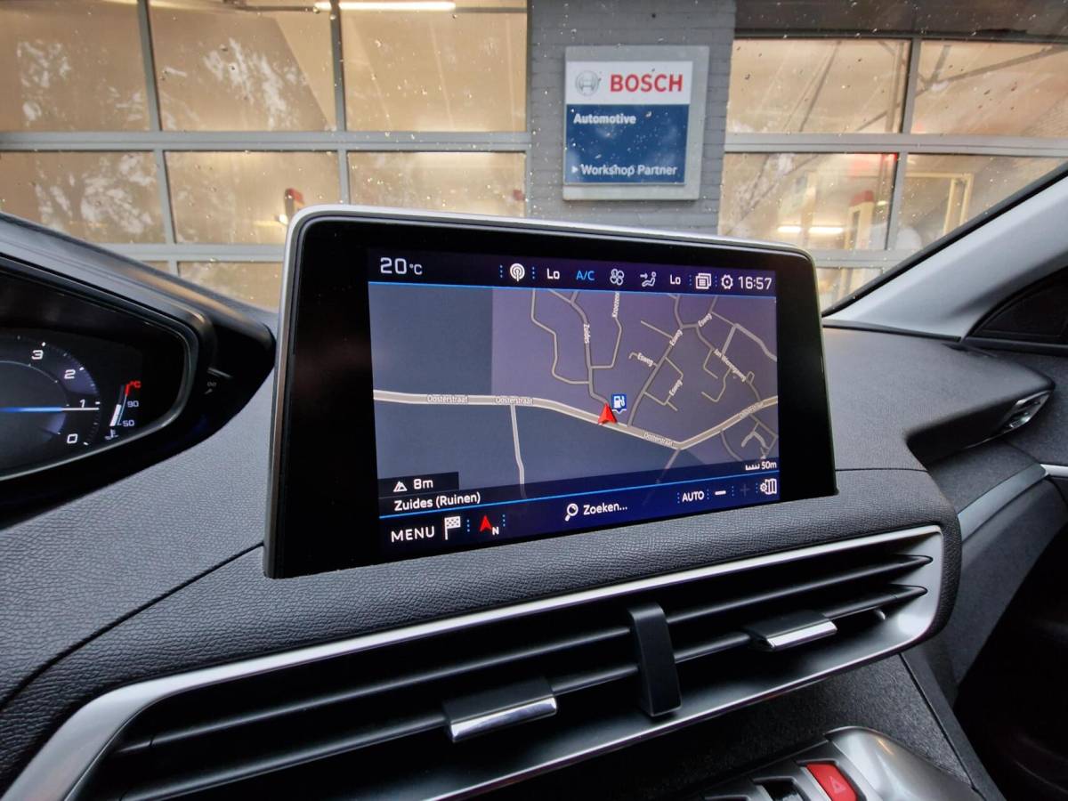 Peugeot 3008 Peugeot 3008 1.2 PureTech Allure|Clima|Trekhaak|Carplay|360 camera|19-inch|