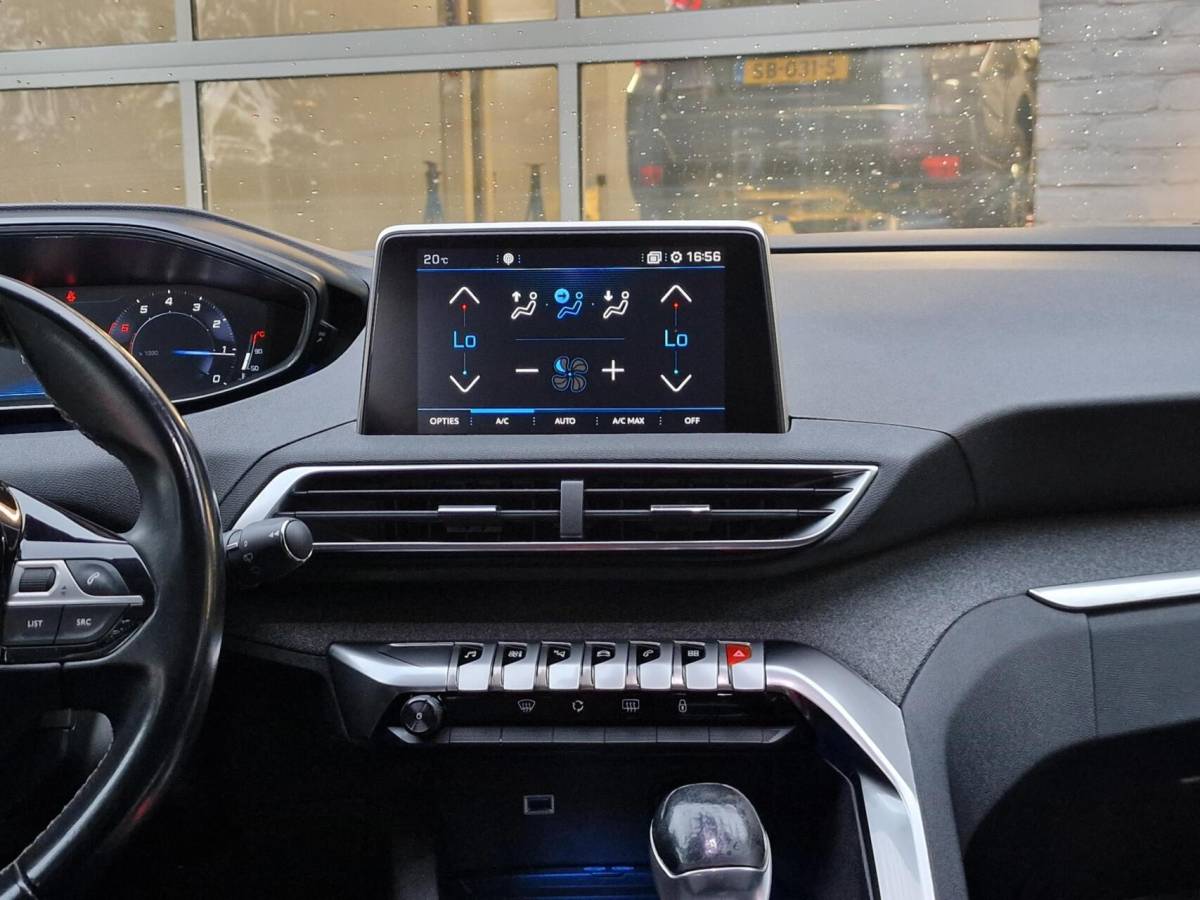 Peugeot 3008 Peugeot 3008 1.2 PureTech Allure|Clima|Trekhaak|Carplay|360 camera|19-inch|