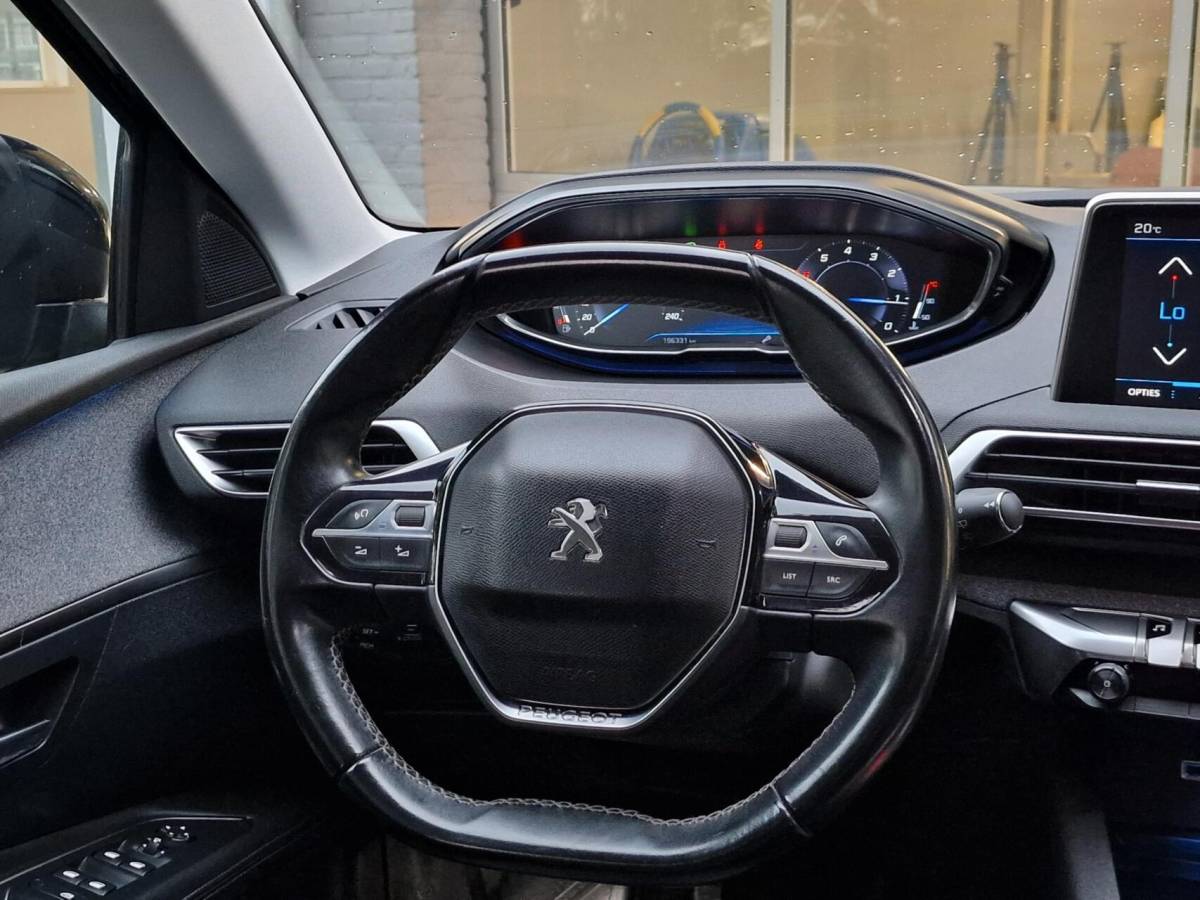 Peugeot 3008 Peugeot 3008 1.2 PureTech Allure|Clima|Trekhaak|Carplay|360 camera|19-inch|