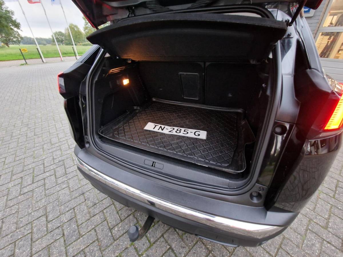 Peugeot 3008 Peugeot 3008 1.2 PureTech Allure|Clima|Trekhaak|Carplay|360 camera|19-inch|