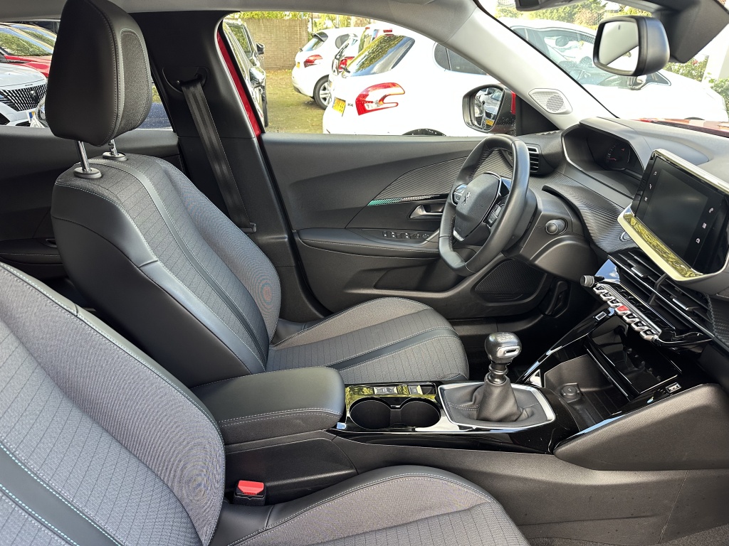 Peugeot 2008 Peugeot 2008 1.2 Allure Pack | Nieuwe Distributieriem | Rijklaarprijs |