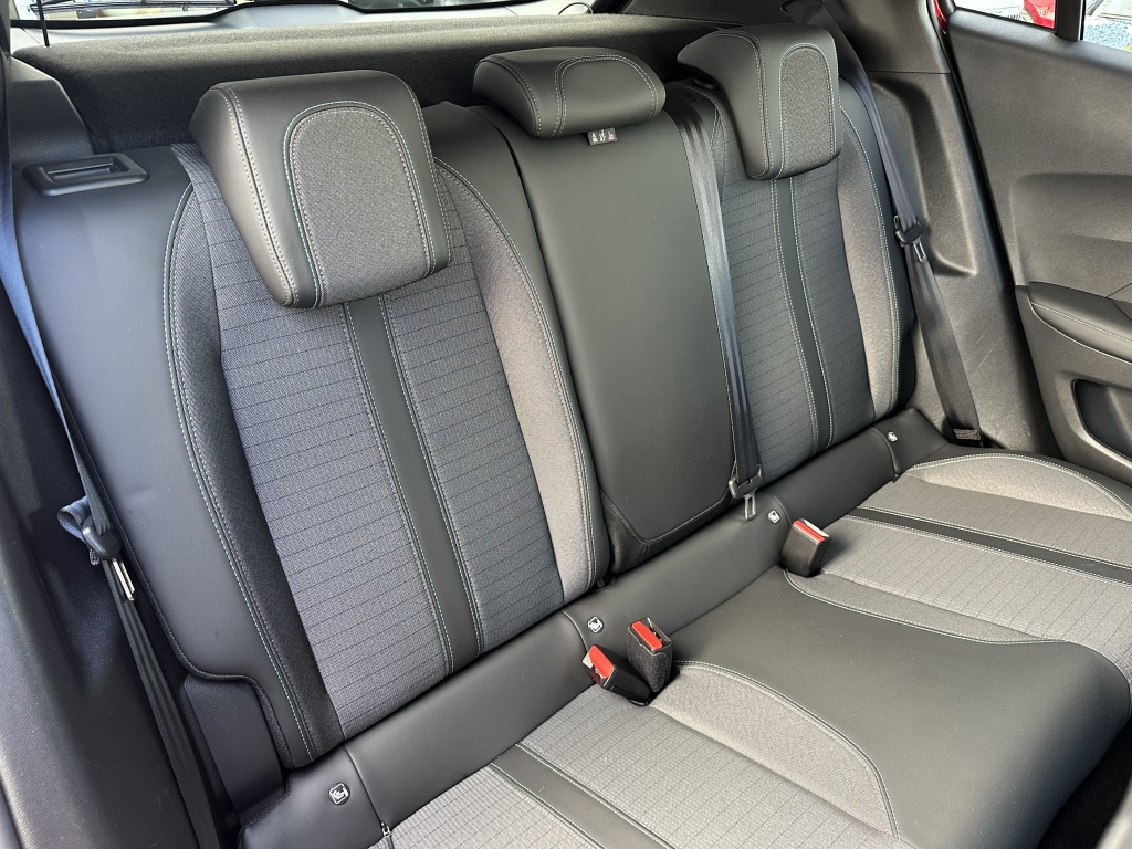 Peugeot 2008 Peugeot 2008 1.2 Allure Pack | Nieuwe Distributieriem | Rijklaarprijs |