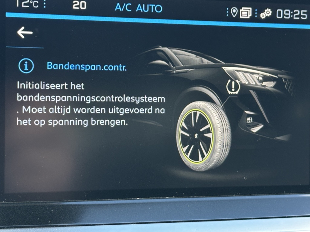 Peugeot 2008 Peugeot 2008 1.2 Allure Pack | Nieuwe Distributieriem | Rijklaarprijs |