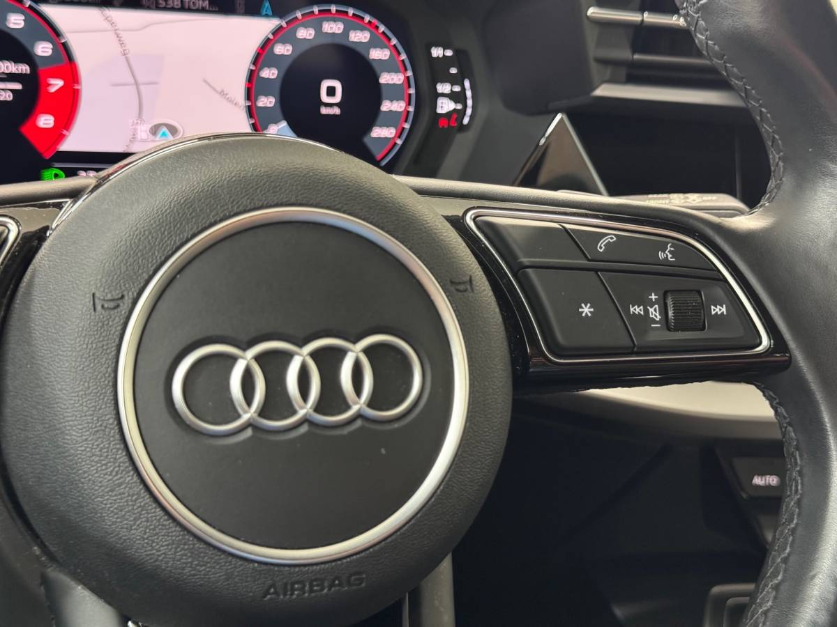 Audi A3 Audi A3 Sportback 35 TFSI Business edition Mild Hybride|Trekhaak afneembaar|Carplay|Navigatie|