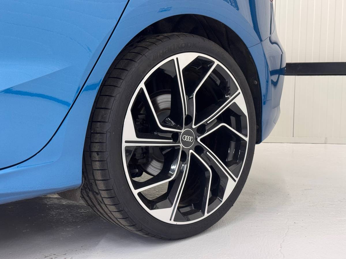 Audi A3 Audi A3 Sportback 35 TFSI Business edition Mild Hybride|Trekhaak afneembaar|Carplay|Navigatie|