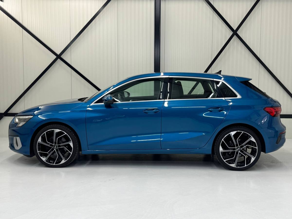 Audi A3 Audi A3 Sportback 35 TFSI Business edition Mild Hybride|Trekhaak afneembaar|Carplay|Navigatie|