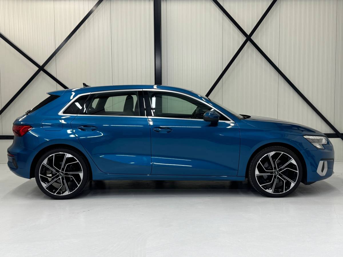 Audi A3 Audi A3 Sportback 35 TFSI Business edition Mild Hybride|Trekhaak afneembaar|Carplay|Navigatie|