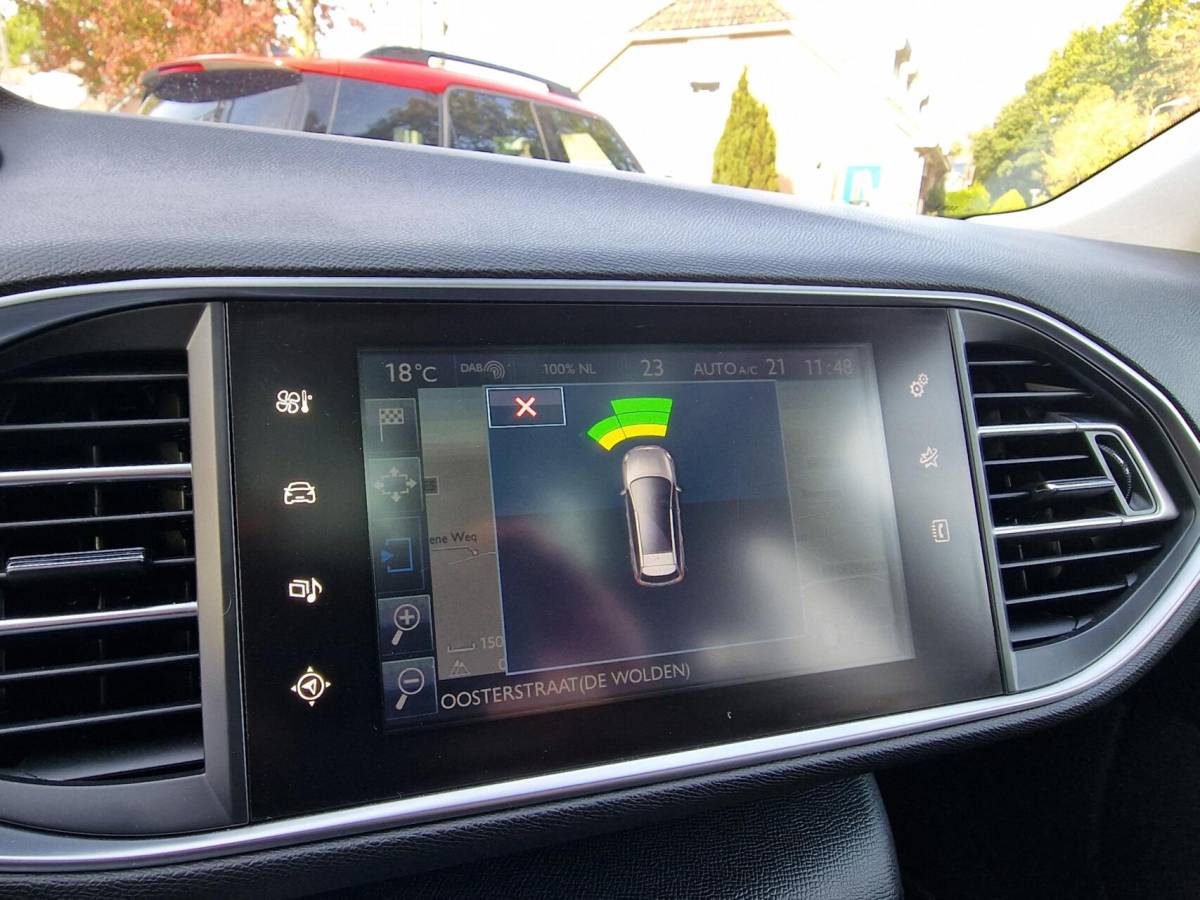 Peugeot 308 Peugeot 308 SW 1.2 PureTech Blue Lease Executive|Clima|cruise|Pano|Trekhaak|LM-velgen|PDC|