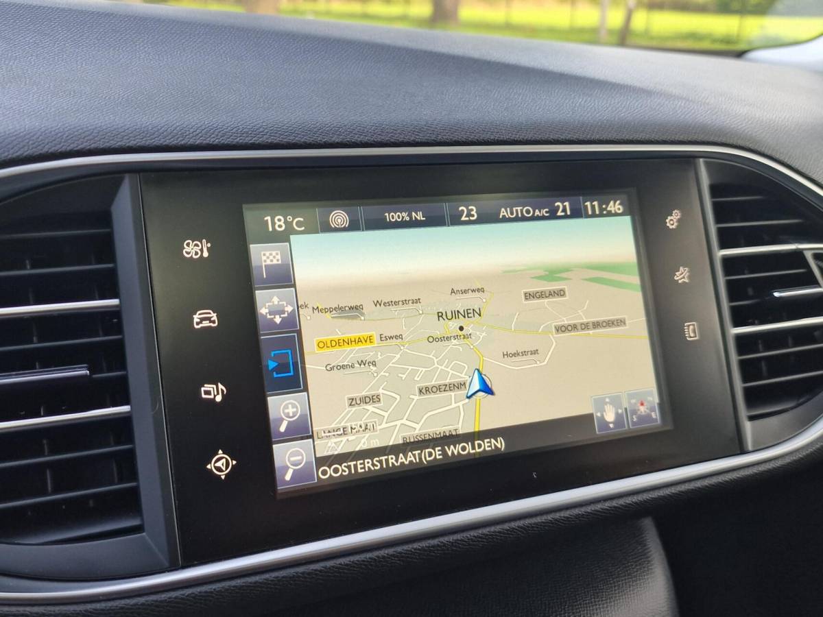 Peugeot 308 Peugeot 308 SW 1.2 PureTech Blue Lease Executive|Clima|cruise|Pano|Trekhaak|LM-velgen|PDC|