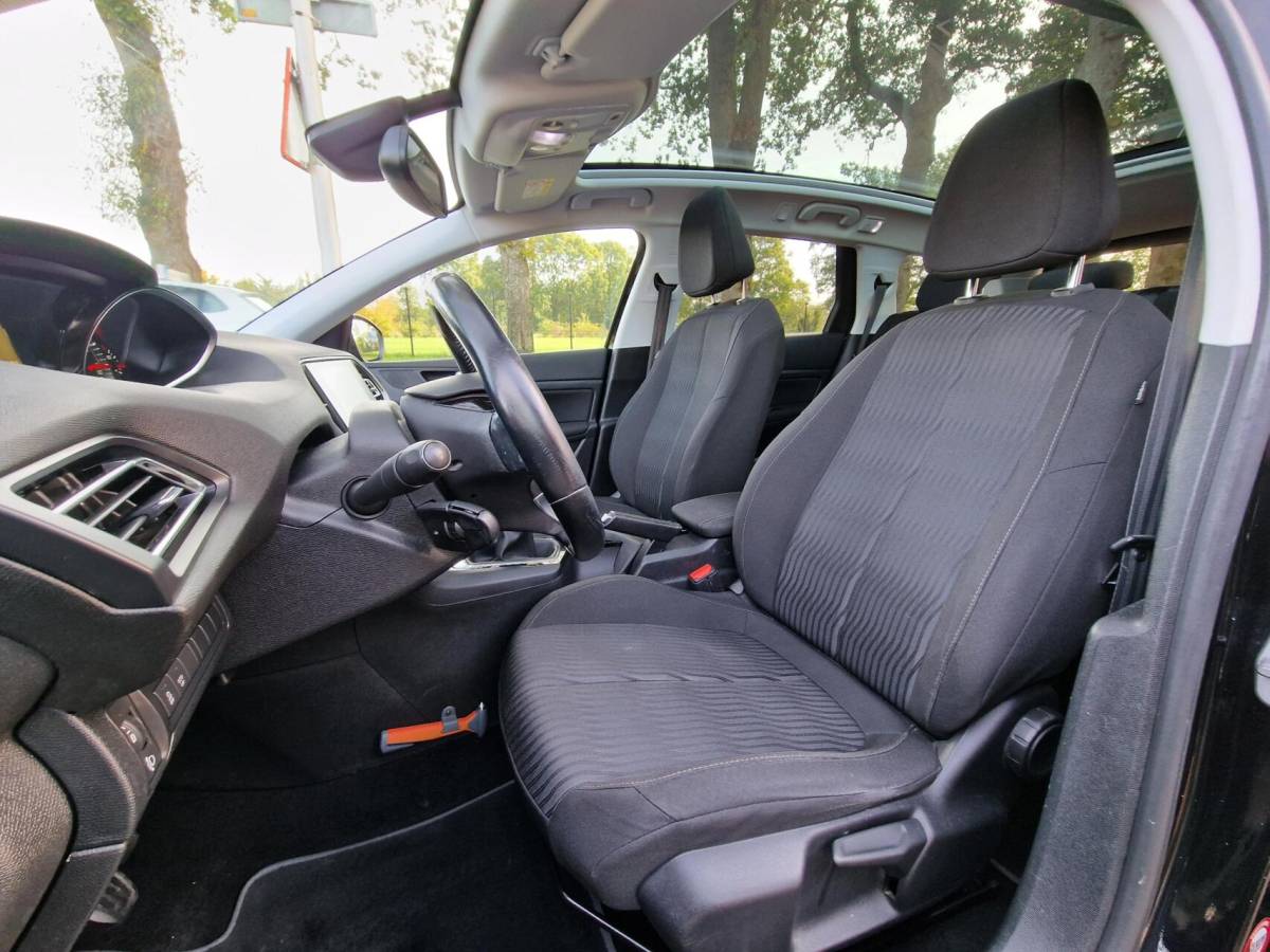 Peugeot 308 Peugeot 308 SW 1.2 PureTech Blue Lease Executive|Clima|cruise|Pano|Trekhaak|LM-velgen|PDC|