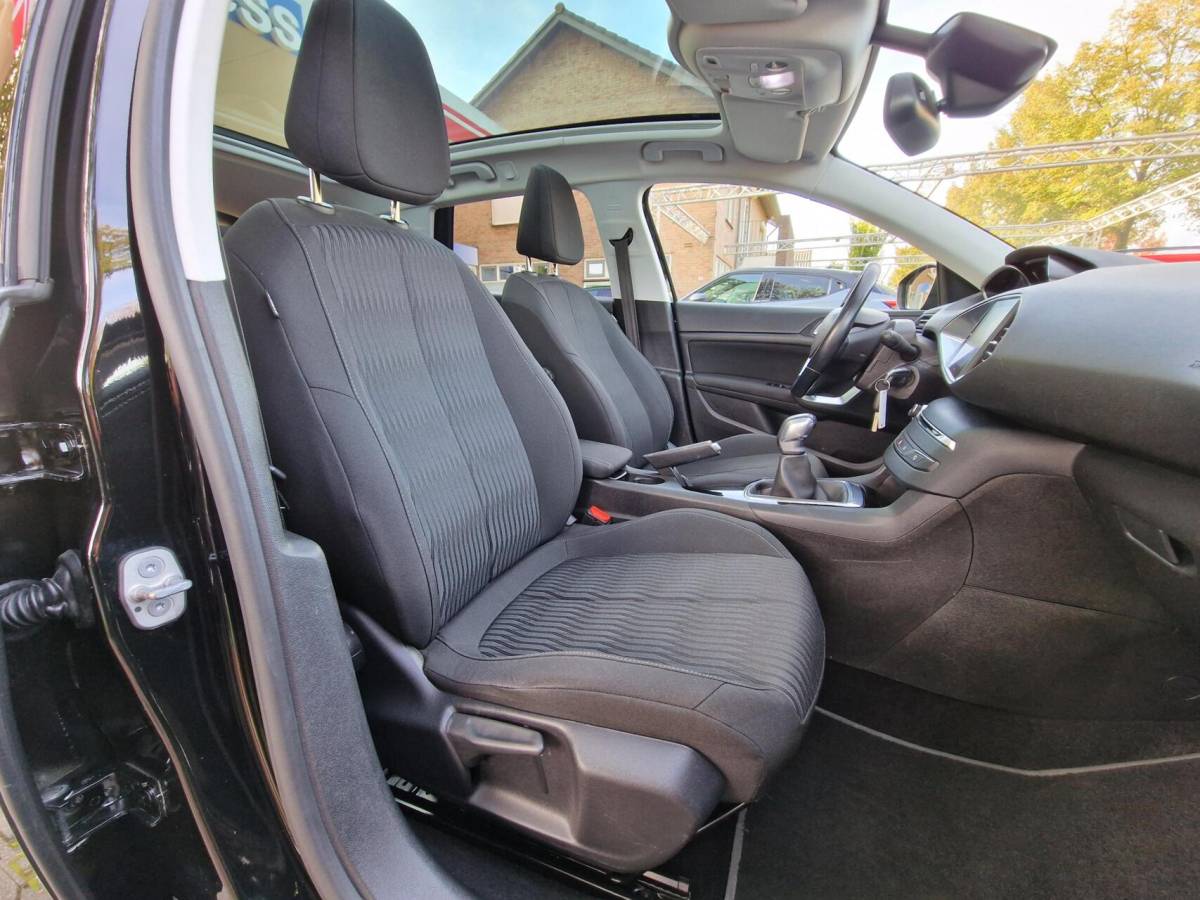 Peugeot 308 Peugeot 308 SW 1.2 PureTech Blue Lease Executive|Clima|cruise|Pano|Trekhaak|LM-velgen|PDC|