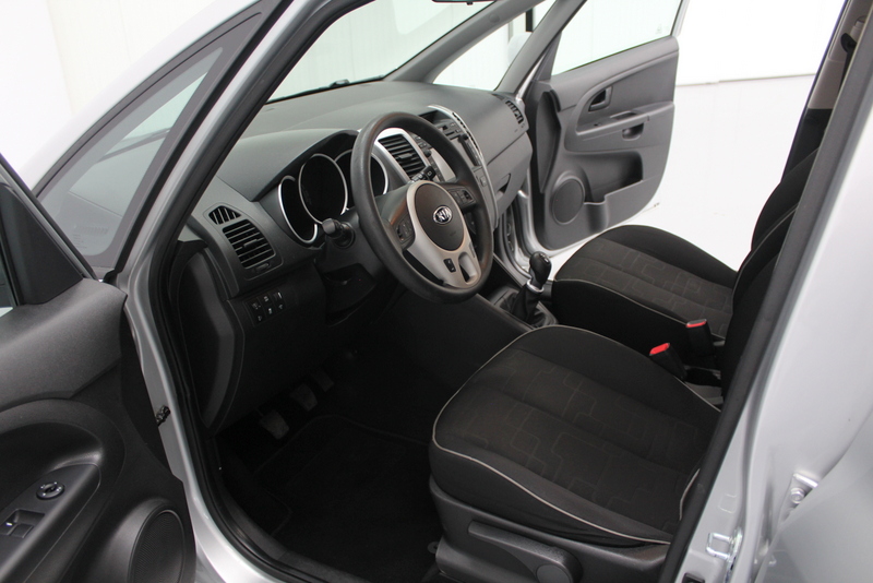 Kia Venga Kia Venga 1.4 CVVT 20th Anniversary 90PK, RIJKLAAR | AIRCO | NAVIGATIE | TREKHAAK