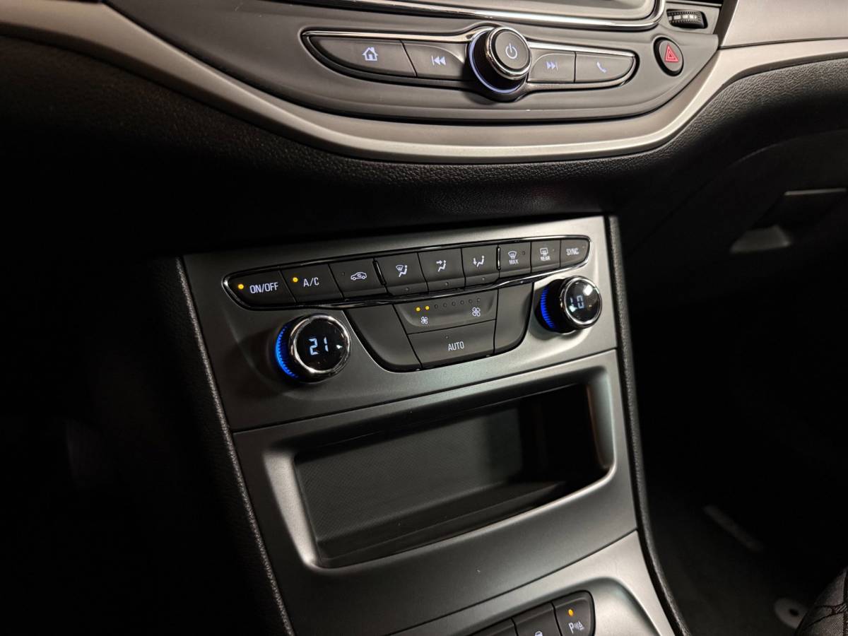 Opel Astra Opel Astra Sports Tourer 1.0 Turbo 120 Jaar Edition *Carplay* Cruise|Lane-Assist|Navi|PDC|All-seasons|DAB|BT|Climate|NAP