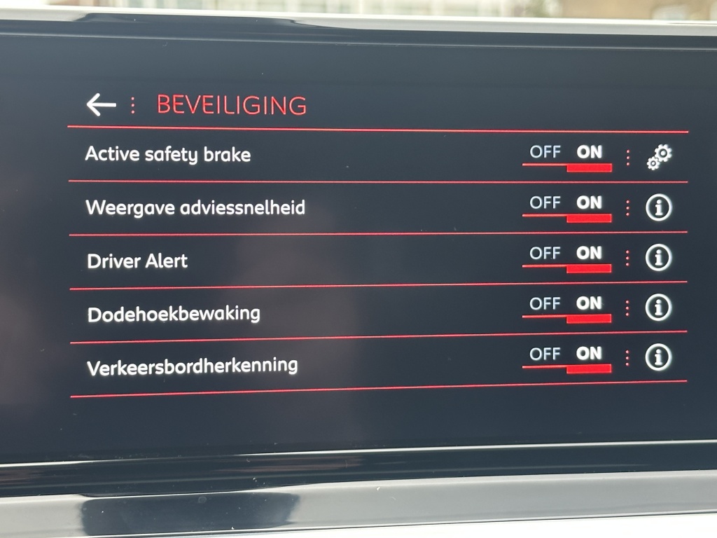 Peugeot 2008 Peugeot 2008 1.2 GT Pack | Eerste eigenaar | Zeer luxe uitvoering |