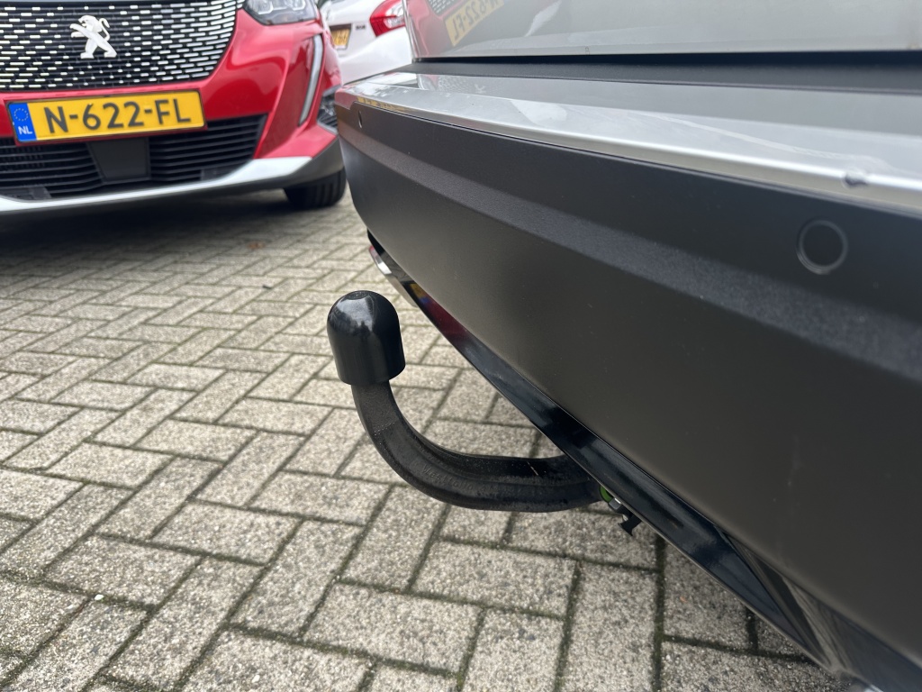 Peugeot 2008 Peugeot 2008 1.2 GT Pack | Eerste eigenaar | Zeer luxe uitvoering |
