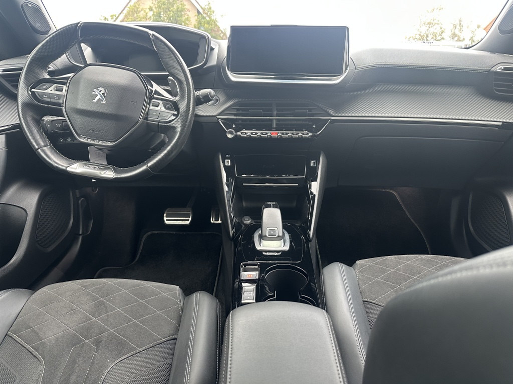Peugeot 2008 Peugeot 2008 1.2 GT Pack | Eerste eigenaar | Zeer luxe uitvoering |