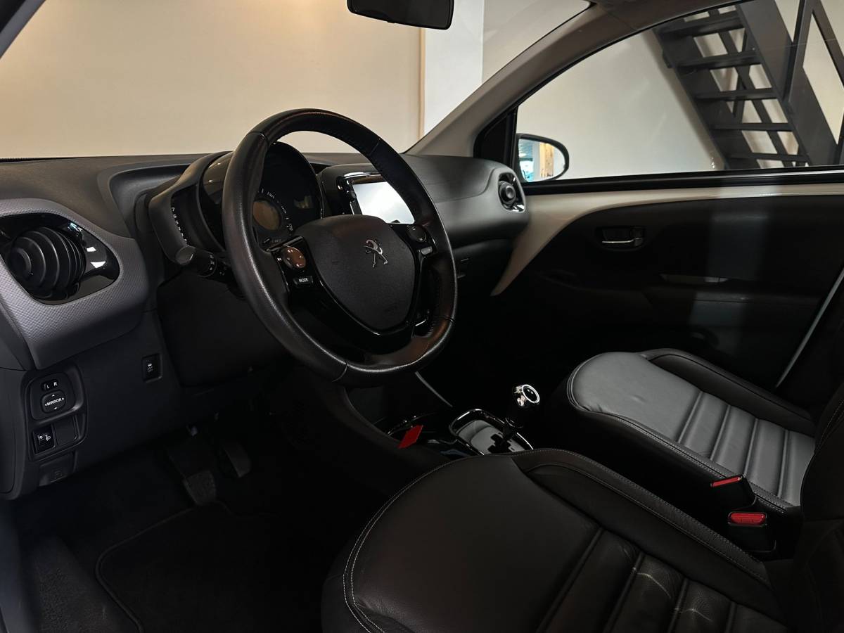 Peugeot 108 Peugeot 108 1.0 e-VTi Allure *Automaat* Leer|Stoelverw.|Carplay|Camera|Climate|19.000Km NAP|Dealer OH|2de Eigenaar! Lm-Velgen