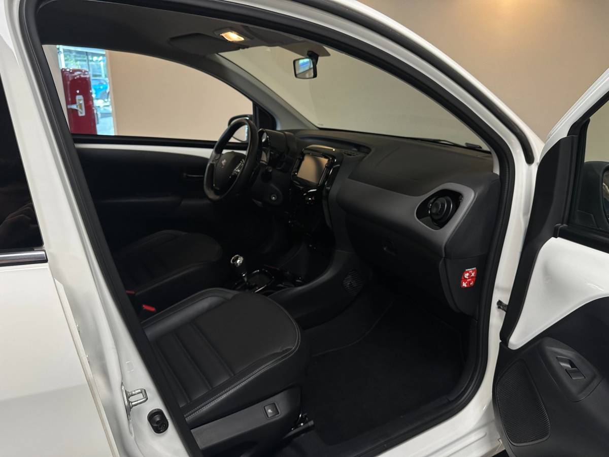 Peugeot 108 Peugeot 108 1.0 e-VTi Allure *Automaat* Leer|Stoelverw.|Carplay|Camera|Climate|19.000Km NAP|Dealer OH|2de Eigenaar! Lm-Velgen