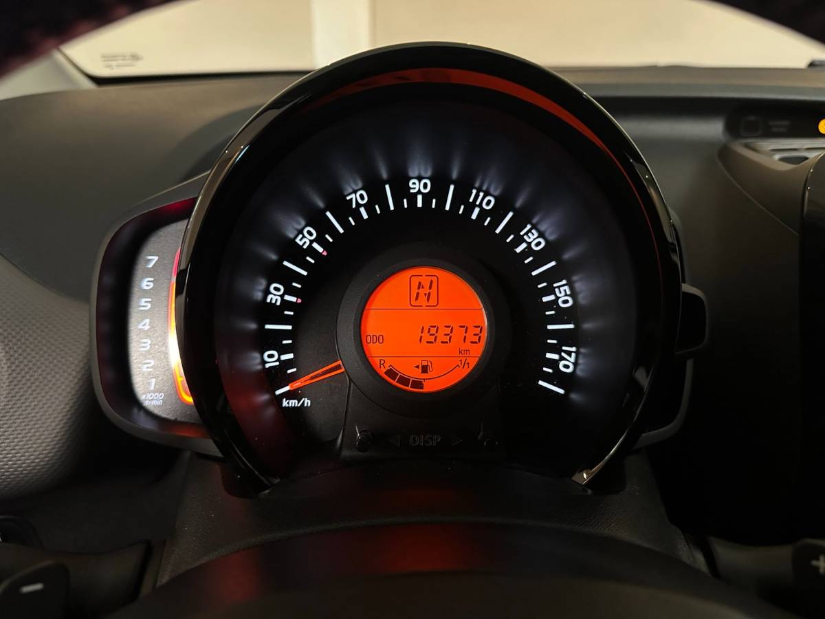 Peugeot 108 Peugeot 108 1.0 e-VTi Allure *Automaat* Leer|Stoelverw.|Carplay|Camera|Climate|19.000Km NAP|Dealer OH|2de Eigenaar! Lm-Velgen