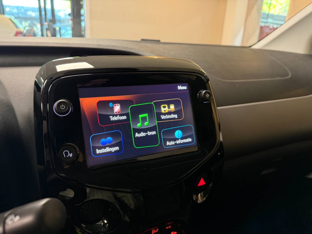 Peugeot 108 Peugeot 108 1.0 e-VTi Allure *Automaat* Leer|Stoelverw.|Carplay|Camera|Climate|19.000Km NAP|Dealer OH|2de Eigenaar! Lm-Velgen
