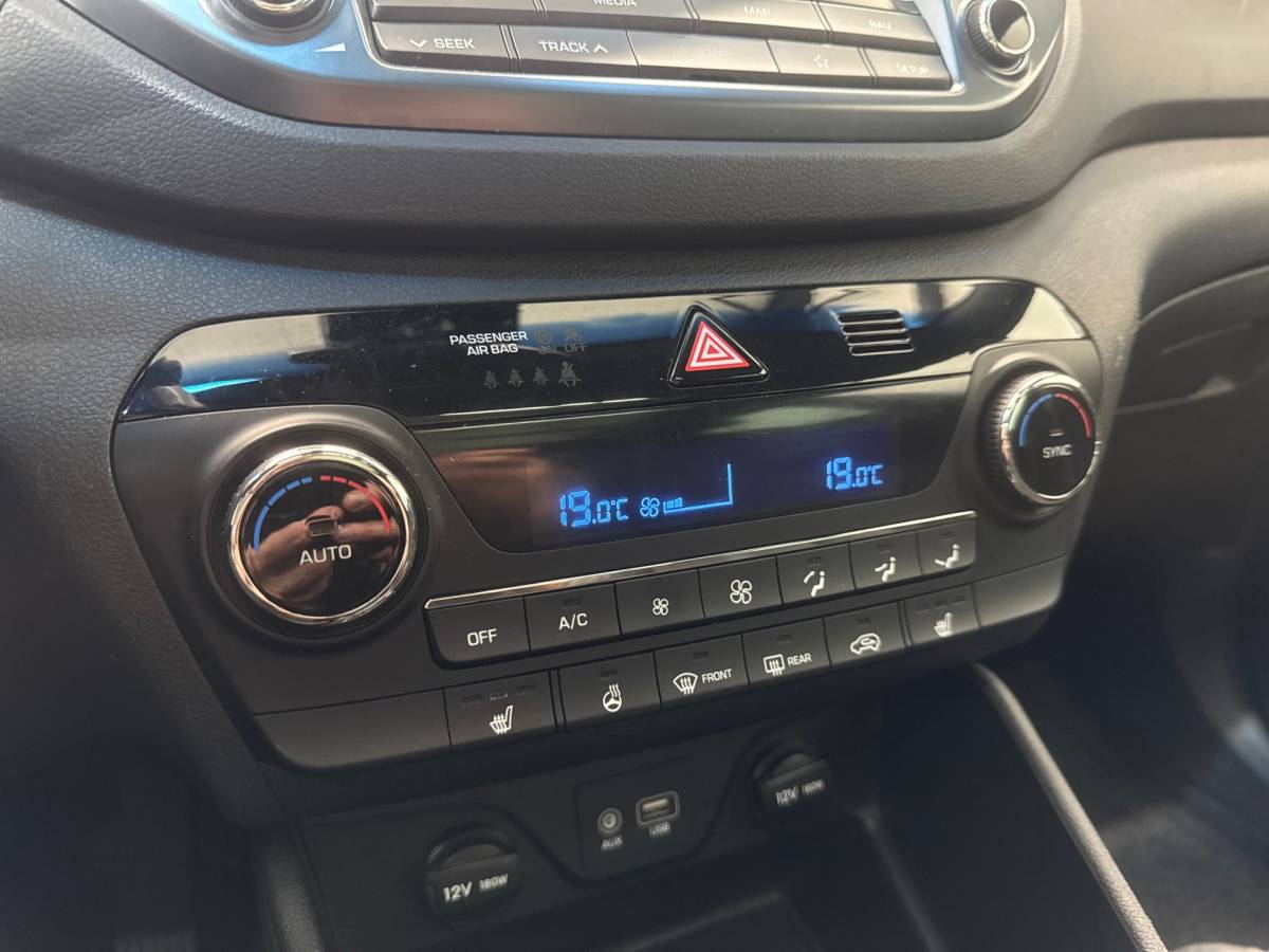 Hyundai Tucson Hyundai Tucson 1.6 T-GDi Comfort |Carplay|Trekhaak|4X4|Camera|Stoel + stuur verwarming|Keyless|