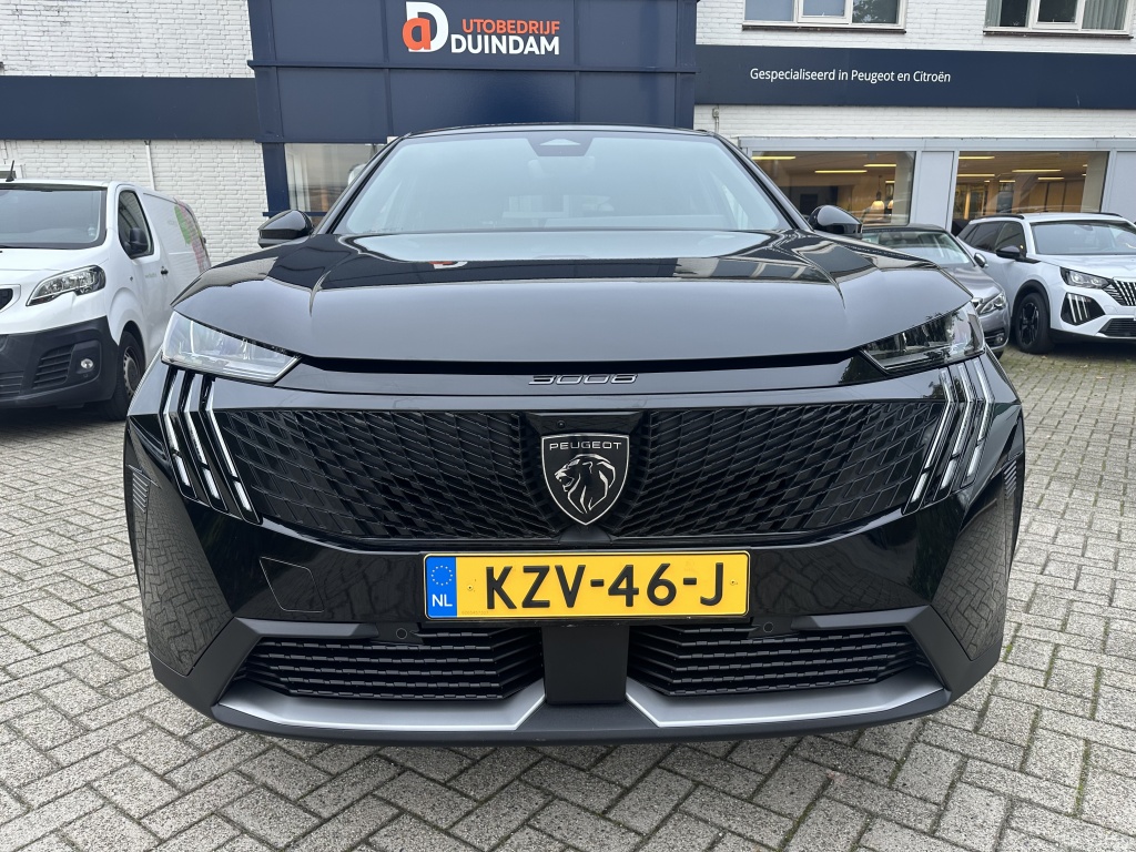 Peugeot 3008 Peugeot 3008 | 360 vision & Drive Assist Pack | Panoramic navigation Pack |