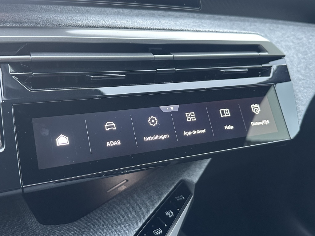 Peugeot 3008 Peugeot 3008 | 360 vision & Drive Assist Pack | Panoramic navigation Pack |