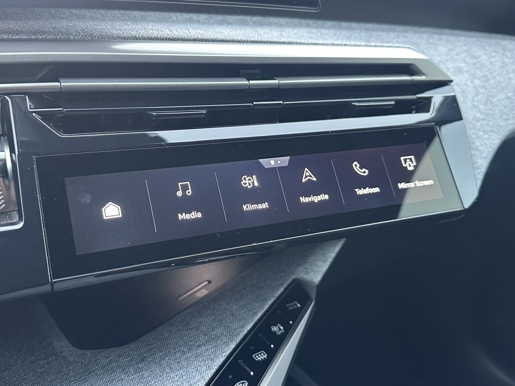 Peugeot 3008 Peugeot 3008 | 360 vision & Drive Assist Pack | Panoramic navigation Pack |