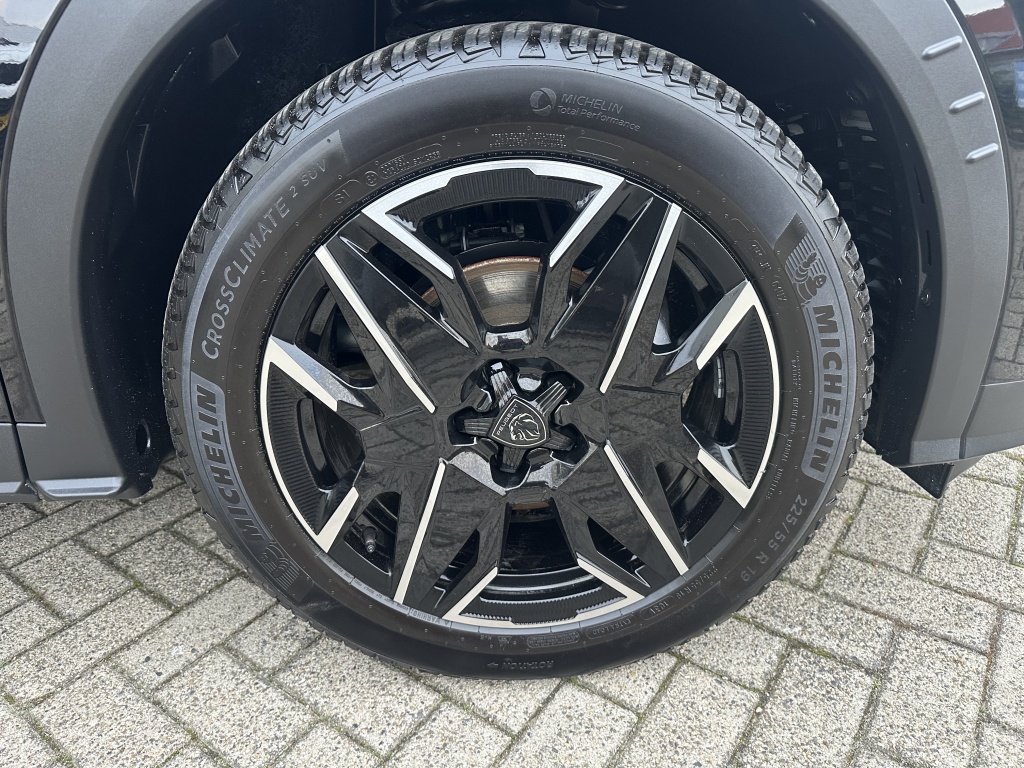 Peugeot 3008 Peugeot 3008 | 360 vision & Drive Assist Pack | Panoramic navigation Pack |