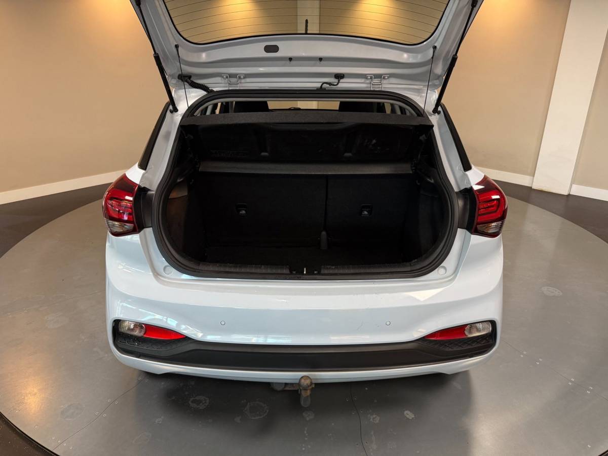 Hyundai i20 Hyundai I20 1.0 T-GDI Comfort *Carplay* 2de Eigenaar|Camera|Trekhaak|Navi|DAB|Climate|Cruise|Lane-Assist|Lm-Velgen|Org.NL|NAP